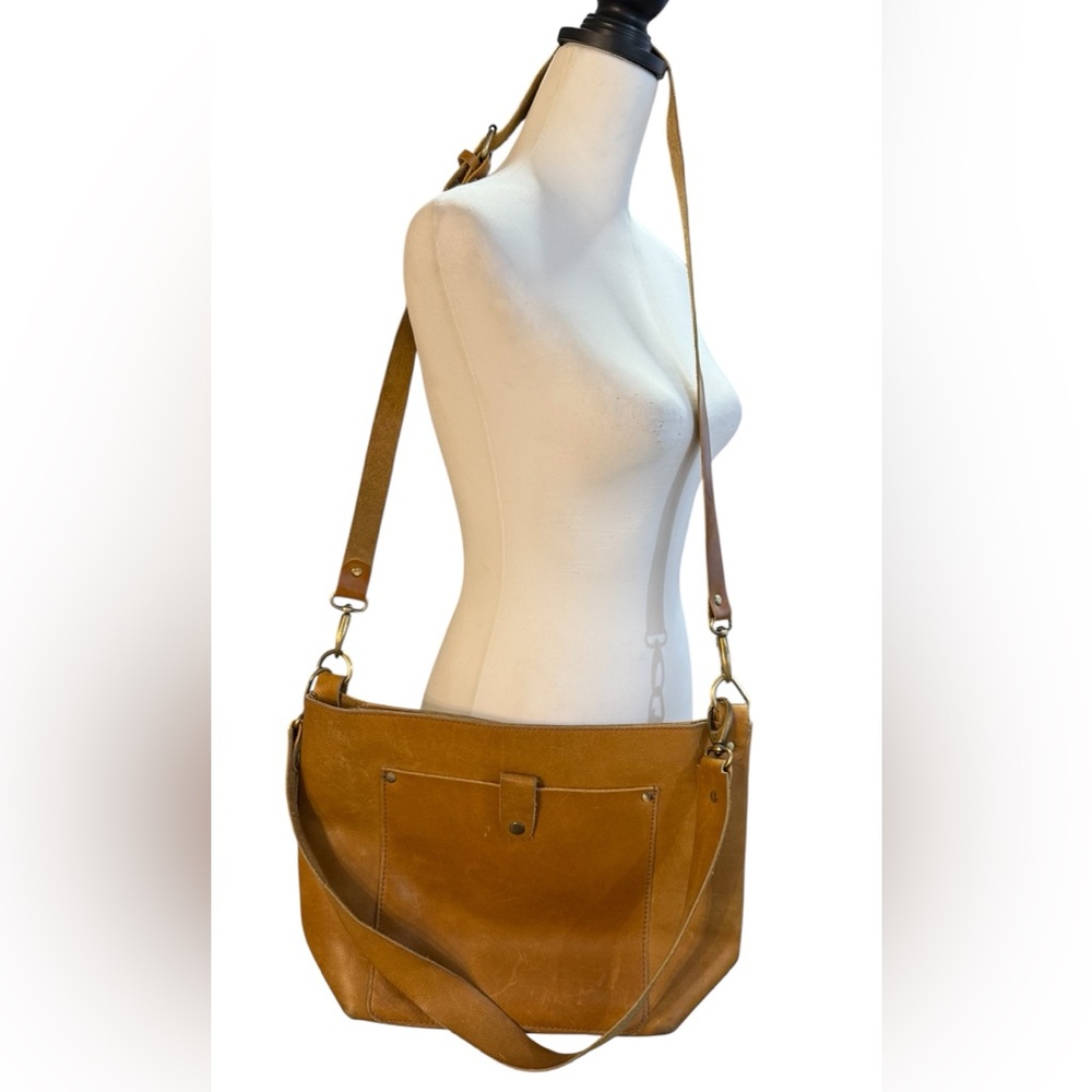The Leather Farm PHOENIX BUFFALO LEATHER TOTE -TAN Crossbody